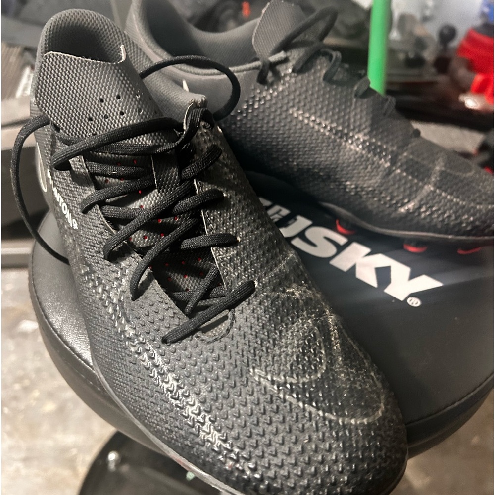 Nike phantom soccer cleets. Worn 2 weeks in really good condition size 10 men